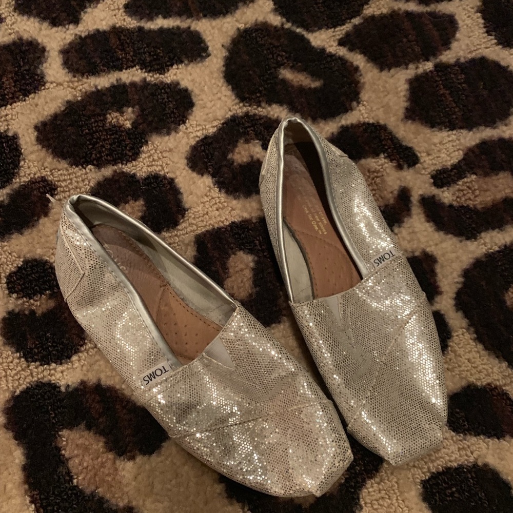 Toms